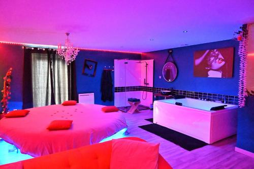Nuit insolite-Room Love chambre d'hôte Essegney
