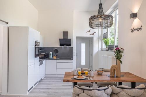virtuve, Neues Ferienhaus an der Ostsee+Terrasse+Sauna in Schwedeneck