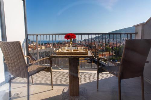 Rooftop Apartments & Rooms, Budva