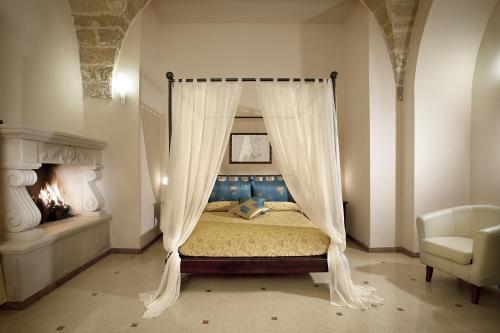1 queen bed, 1 twin bed
