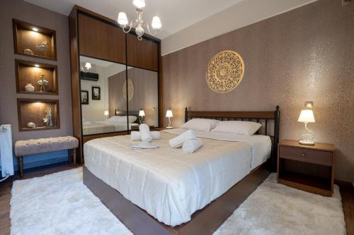 Keramikos metro st luxury studio for 2 by MPS