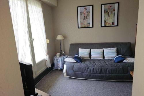 Bright cozy cocoon near the sea Bright cozy cocoon near the sea