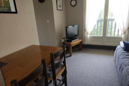 Bright cozy cocoon near the sea Bright cozy cocoon near the sea