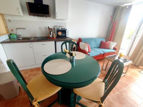 VILLA FALCONERA APARTAMENTS, GANDIA a las faldas de la montaña RELAX & PETS