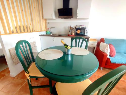 VILLA FALCONERA APARTAMENTS, GANDIA a las faldas de la montaña RELAX & PETS