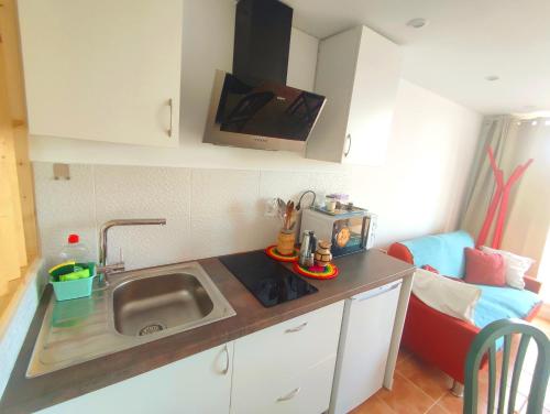 VILLA FALCONERA APARTAMENTS, GANDIA a las faldas de la montaña RELAX & PETS