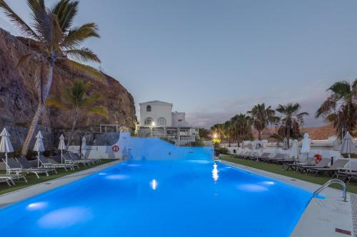 2BR Private Terrace House - Solarium & Pool