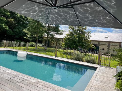 Le Grenier d'Ouilly au cœur du Pays d'Auge - Gîte avec piscine à 20 min des plages BnB Rocques