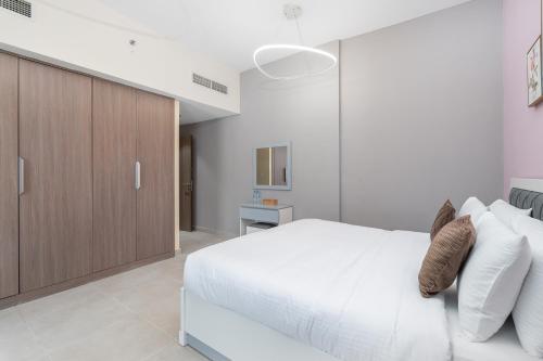 Trinity Holiday Homes - Spacious Modern Living 1BR & 2BR Unique Apartment - image 9