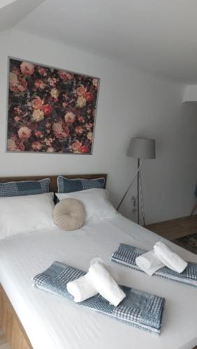 Flowers in the Center Flowers in the Center