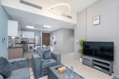 Trinity Holiday Homes - Spacious Modern Living 1BR & 2BR Unique Apartment - image 12