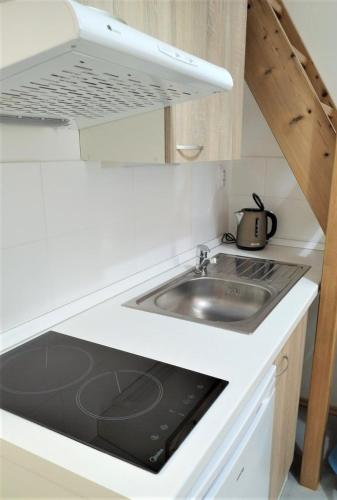 One-Bedroom Apartment image 1