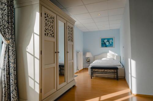 1 twin bed