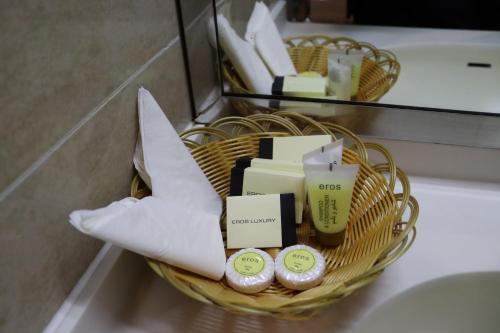 room detail thumbnail 2