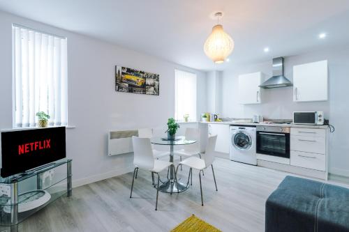 2BR Apt with free PARKING close to EVERTON & ANFIELD stadium, Liverpool City Centre managed by Chique Properties Ltd