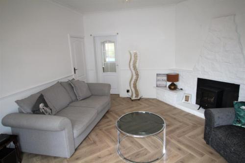 Whitley Bay - Sleeps 6 - Refurbished Throughout - Fast Wifi - Dogs Welcome