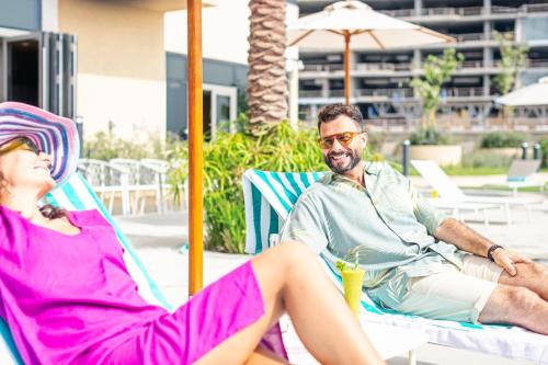 475280330 Holiday Inn & Suites - Dubai Science Park by IHG