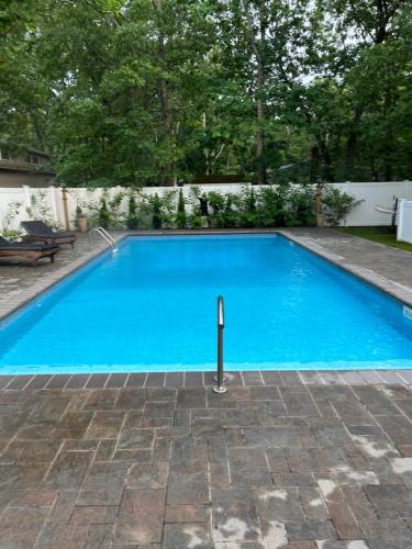 Басейн, Hamptons Getaway in Схід Квог