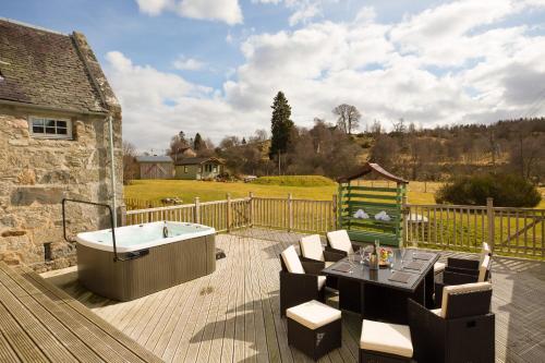 The Maltings - lodge with hot tub