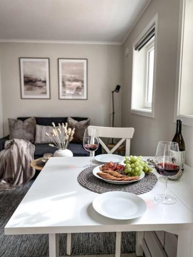 Beautiful apartment near forest, sea and city in סנדפיורד
