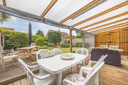 3-Bed Family Home with Parking & Large Garden, Windsor (foto 11)
