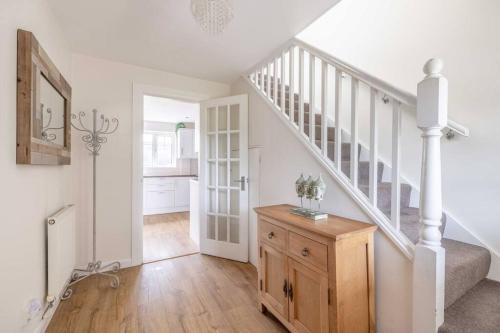 3-Bed Family Home with Parking & Large Garden, Windsor (foto 9)