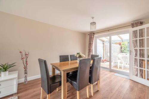 3-Bed Family Home with Parking & Large Garden, Windsor (foto 6)