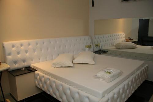 . SAFIRA MOTEL II