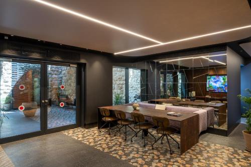 Facilities, master Bat Yam in Bat Yam