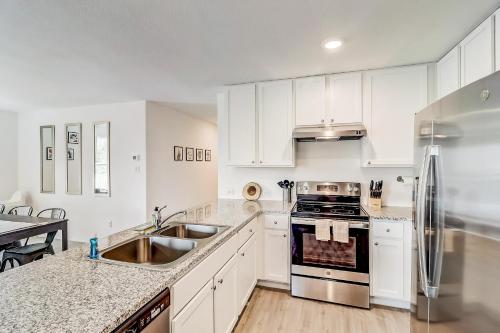 Staycation Cottage in San Antonio, USA