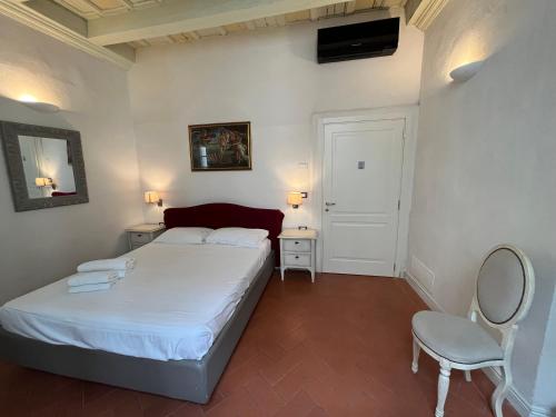 Double Room image 5