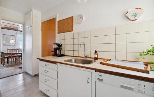 3 Bedroom Gorgeous Home In Gudhjem