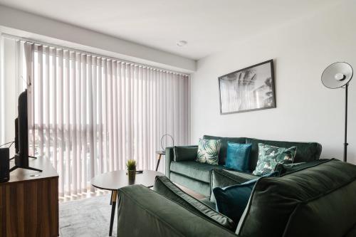 Beautiful 2 Bed 2 Bath Apartment in a Converted Mill - image 10