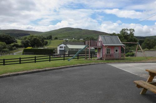 Surrounding environment, Narrow water house in Dundalk