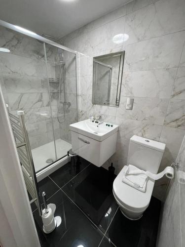 Acacia Hotel - image 6