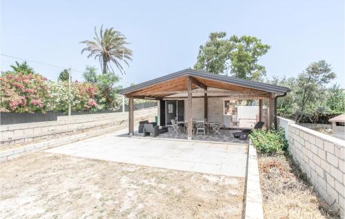  Stunning home in Marina di Modica with WiFi and 2 Bedrooms in 97015 Marina di Modica