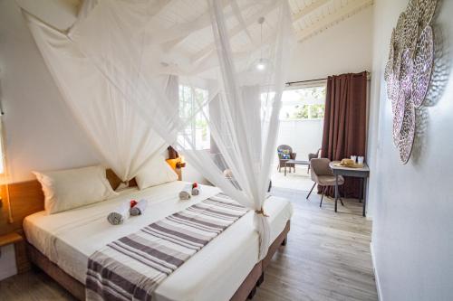Villa avec piscine privée à 5 minutes de la plage! (Villa avec piscine privee a 5 minutes de la plage!) in Plessis-Nogent