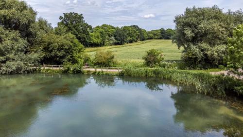 Willow Lodge At Bridge Lake Farm & Fishery