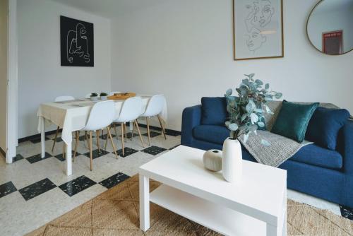 Beaux appartements climatises - 3 pieces - espaces exterieurs - parking - proche plage in Other