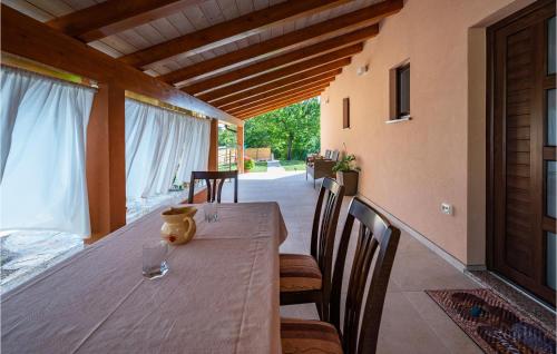 Viesnīcas āriene, 2 Bedroom Beautiful Home In Zeliski in Grandici