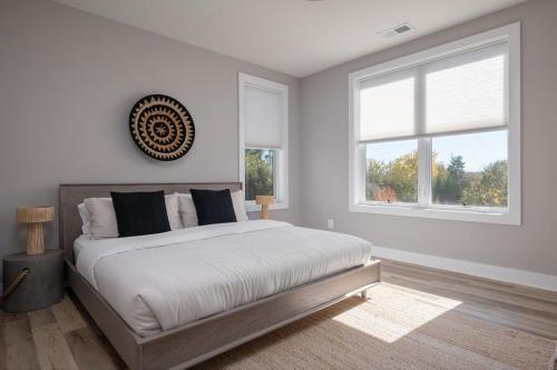 Piedmont Place Suite 402 Modern Apartment in Heart of Crozet in Crozet, USA