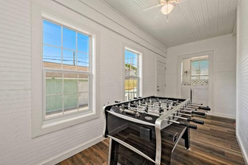 Best Beach View Cottage on the Islands East End in Galveston, USA