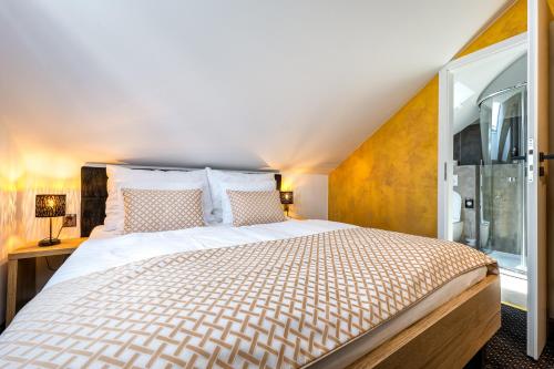 Economy Double Room image 4