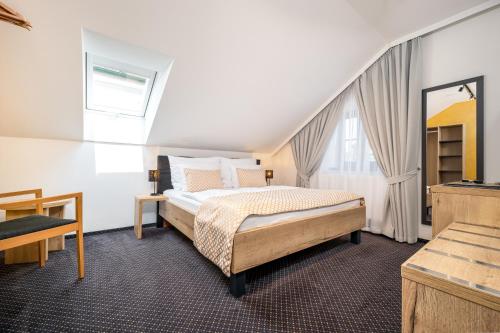 Superior Double Room image 9