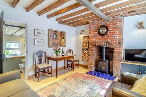 Curlew Cottage Woodbridge Suffolk Cosy Victorian cottage for couple and dog