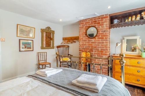 Curlew Cottage Woodbridge Suffolk Cosy Victorian cottage for couple and dog