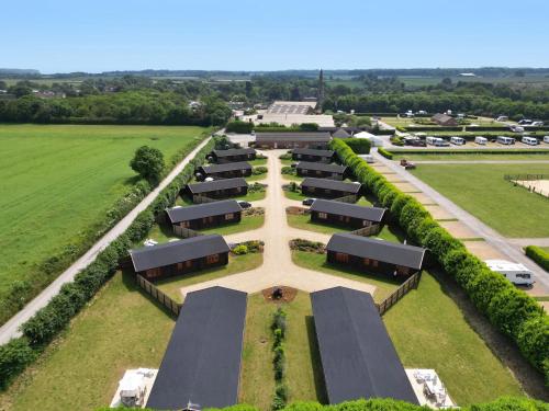 Cedar Lodge - main image