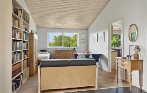 2 Bedroom Awesome Home In Give in Give