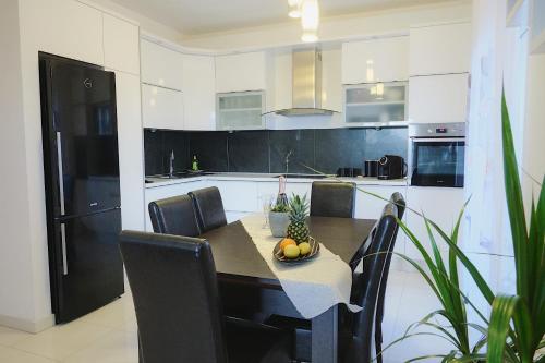 Stunning Gold apartment with pool Stunning Gold apartment with pool