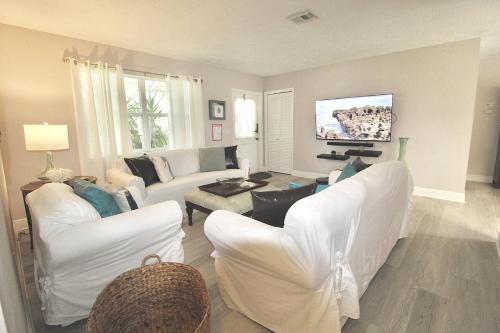 Coastal Village Retreat in Jupiter, USA